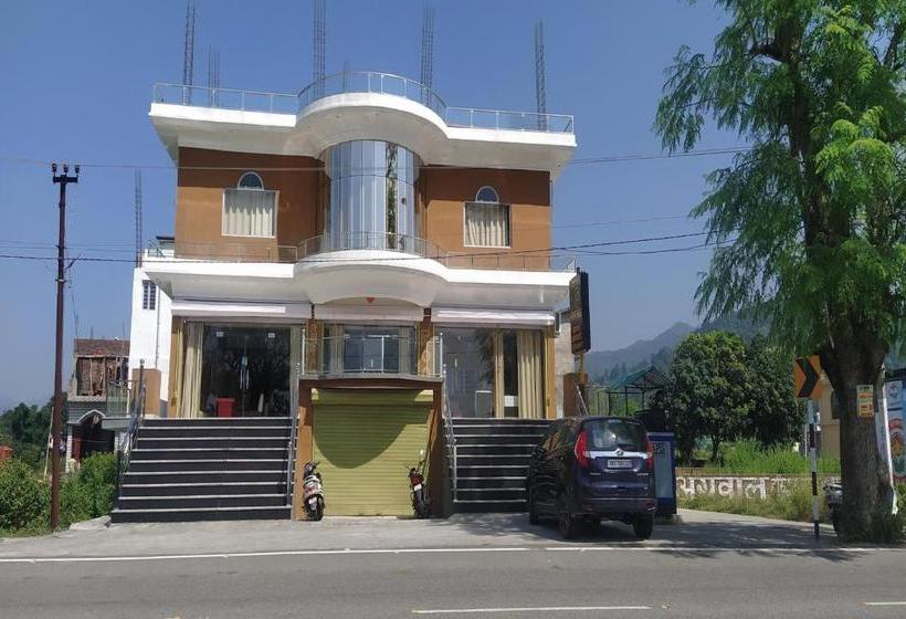 בית מלון כפרי Grand Heritage Inn