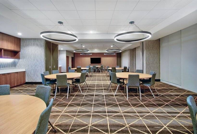 Отель Holiday Inn   Erie, An Ihg
