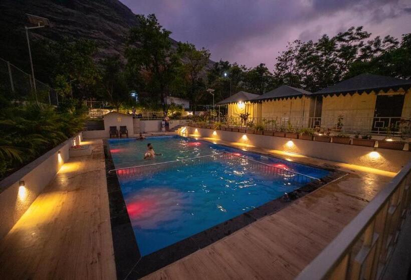 فندق Indradhanush Hill Resort