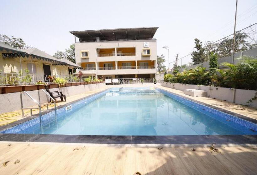 فندق Indradhanush Hill Resort