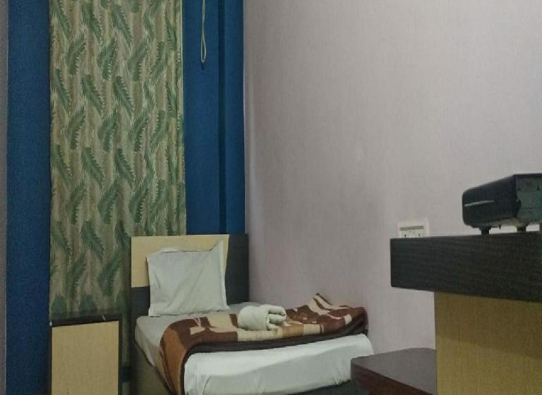 ホテル Indraprastha