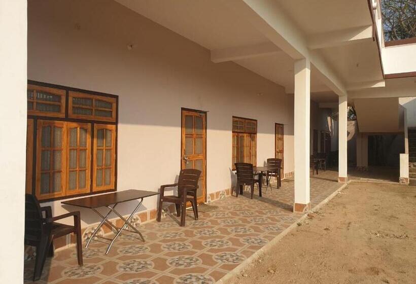 酒店 Jp International Naimisharanya