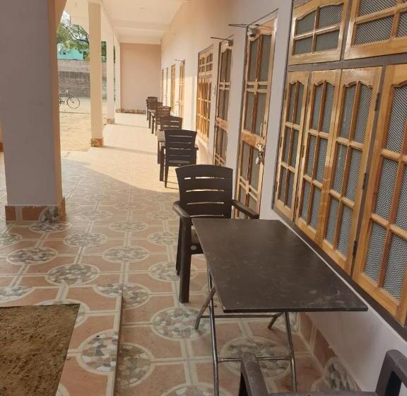 فندق Jp International Naimisharanya