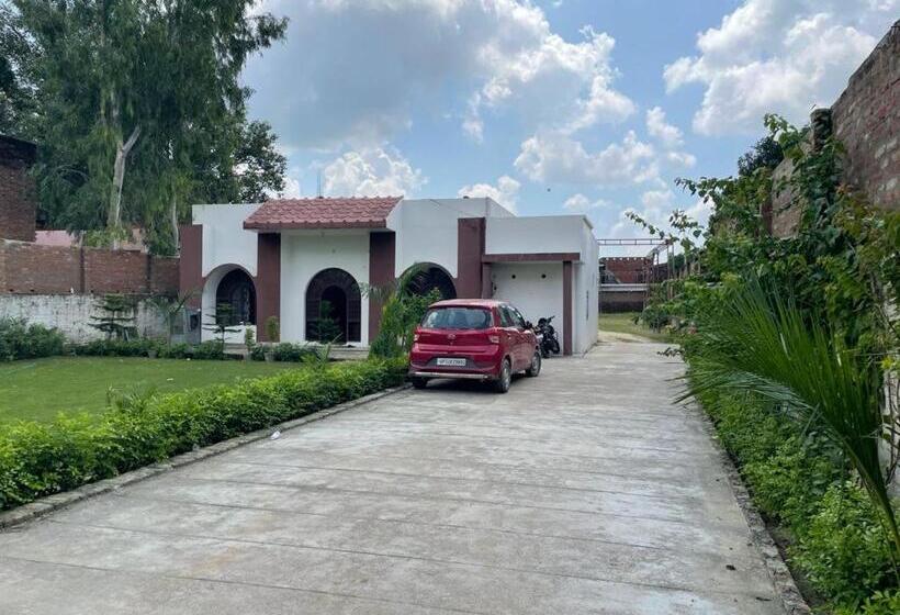 فندق Jp International Naimisharanya