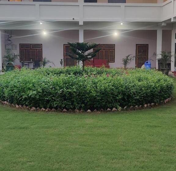 فندق Jp International Naimisharanya