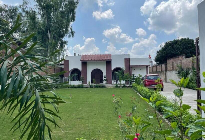 فندق Jp International Naimisharanya