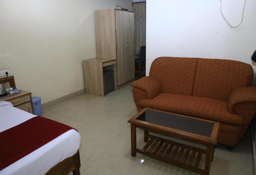 Treebo Y Hotels Elite, Khandagiri