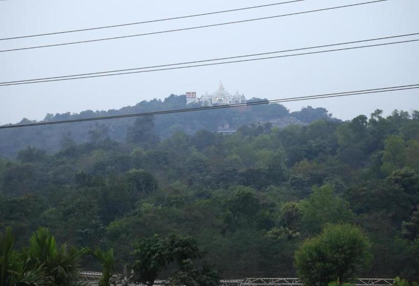 Treebo Y Hotels Elite, Khandagiri