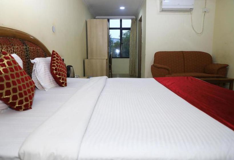 Treebo Y Hotels Elite, Khandagiri