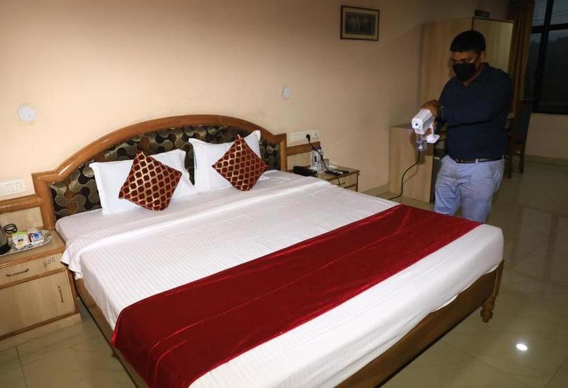 Treebo Y Hotels Elite, Khandagiri