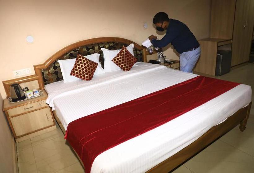 Treebo Y Hotels Elite, Khandagiri