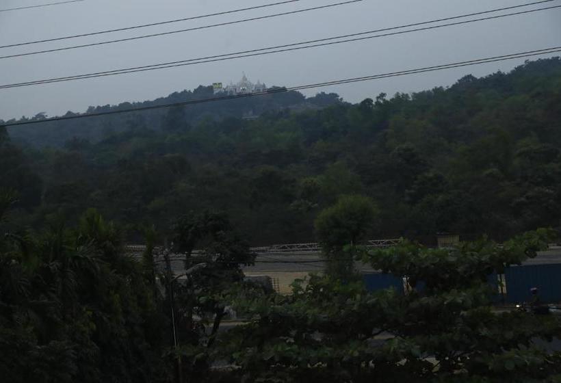 Treebo Y Hotels Elite, Khandagiri