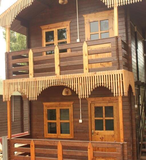 호텔 Lotusfeet Beach Resort Morjim