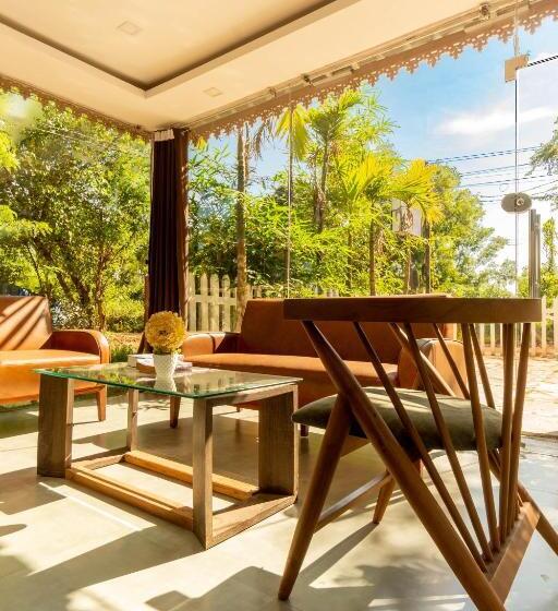 호텔 Lotusfeet Beach Resort Morjim