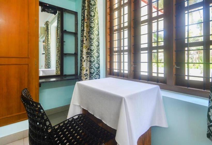 Отель Oyo 75771 Tourism Service Villa