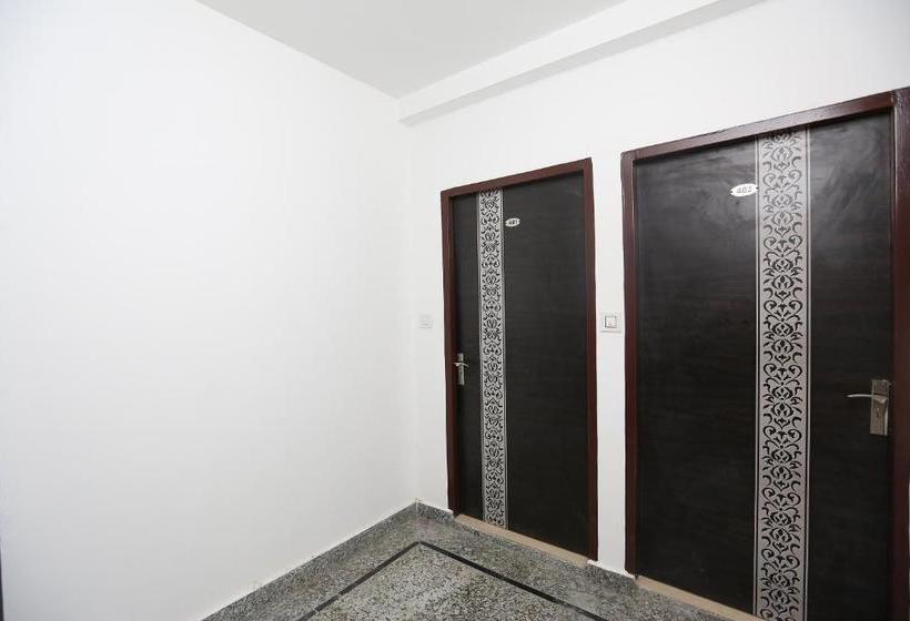 בית מלון כפרי Oyo 75853  Palazzo