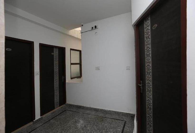 בית מלון כפרי Oyo 75853  Palazzo