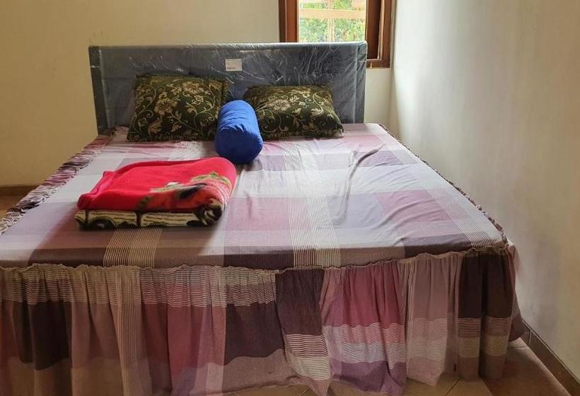 فندق Oyo 90043 Vila Afanda Syariah