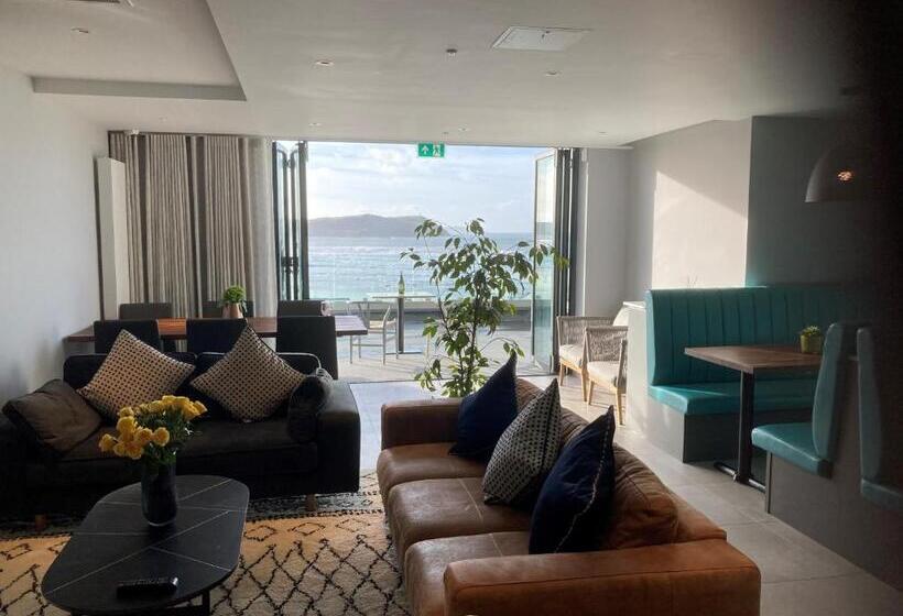 Отель Polzeath Beach House