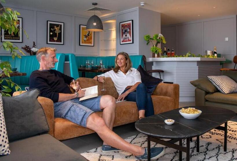 Отель Polzeath Beach House