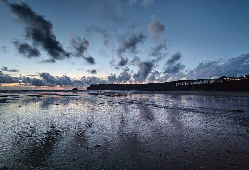 Отель Polzeath Beach House