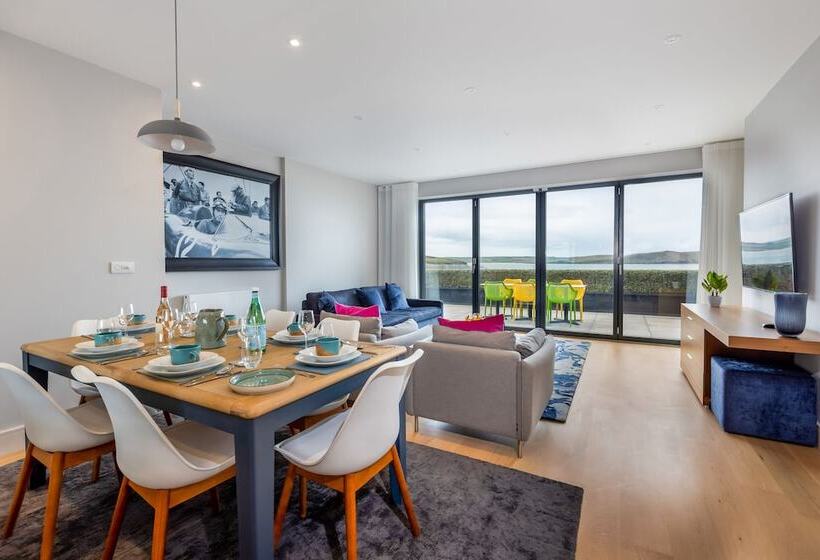 Отель Polzeath Beach House