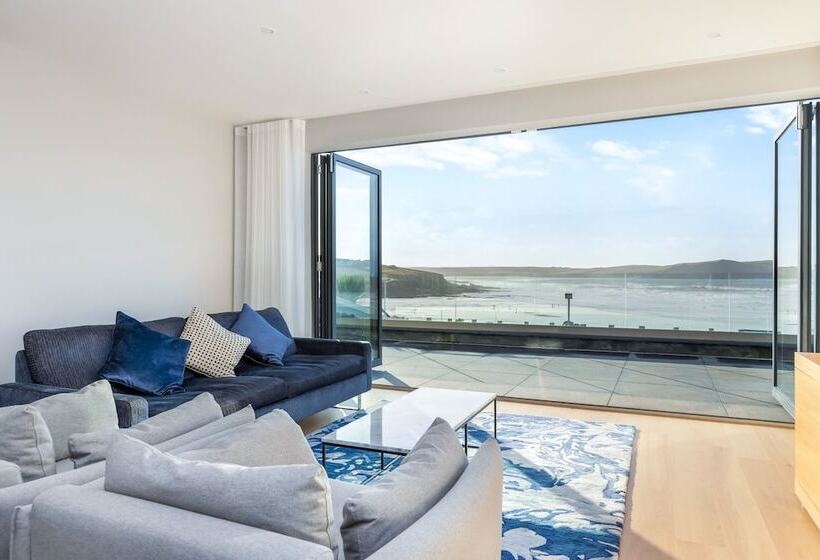 Отель Polzeath Beach House