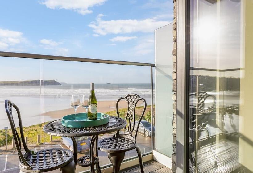Отель Polzeath Beach House