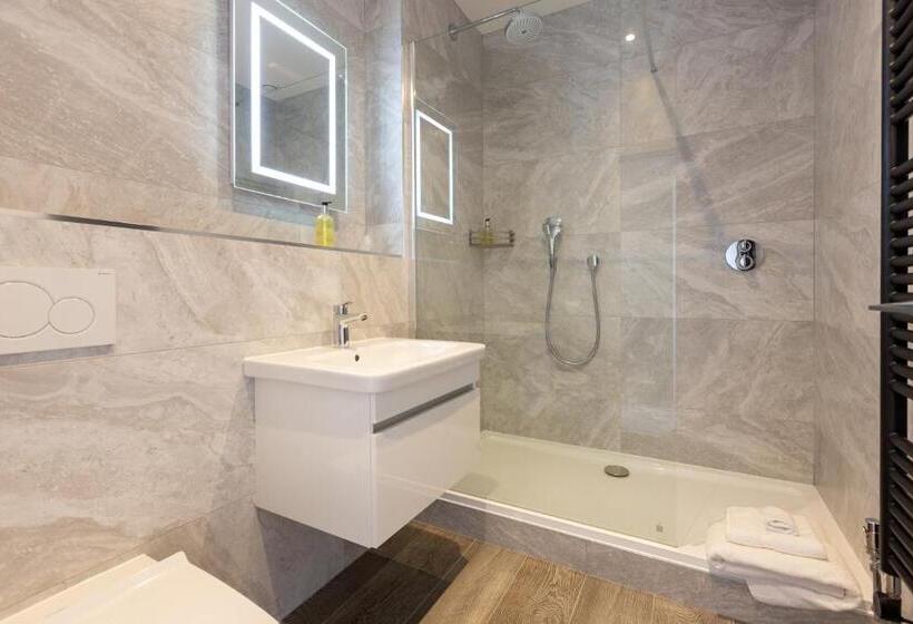 Отель Polzeath Beach House