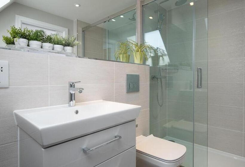 Отель Polzeath Beach House