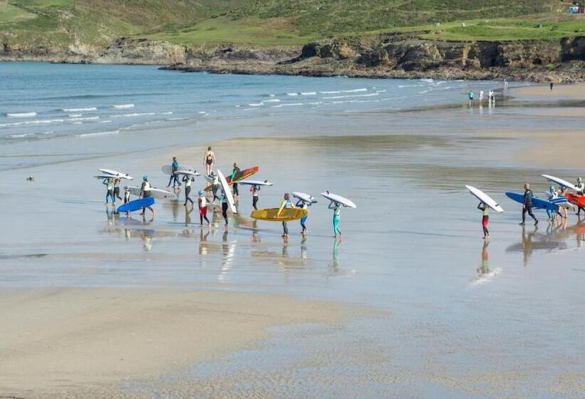Отель Polzeath Beach House