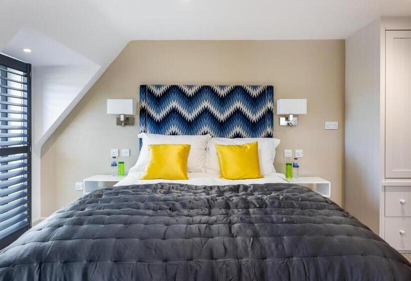 Отель Polzeath Beach House