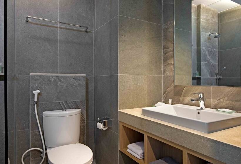 Отель Santika Bukittinggi