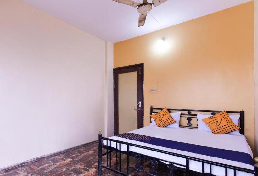 ホテル Spot On 75917  Green Palace