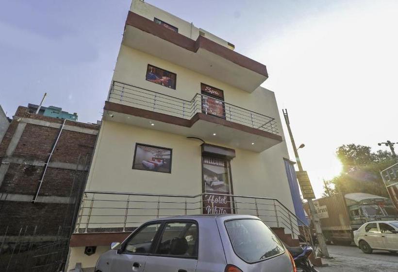 Spot On Hotel White Rose