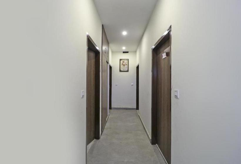 Spot On Hotel White Rose