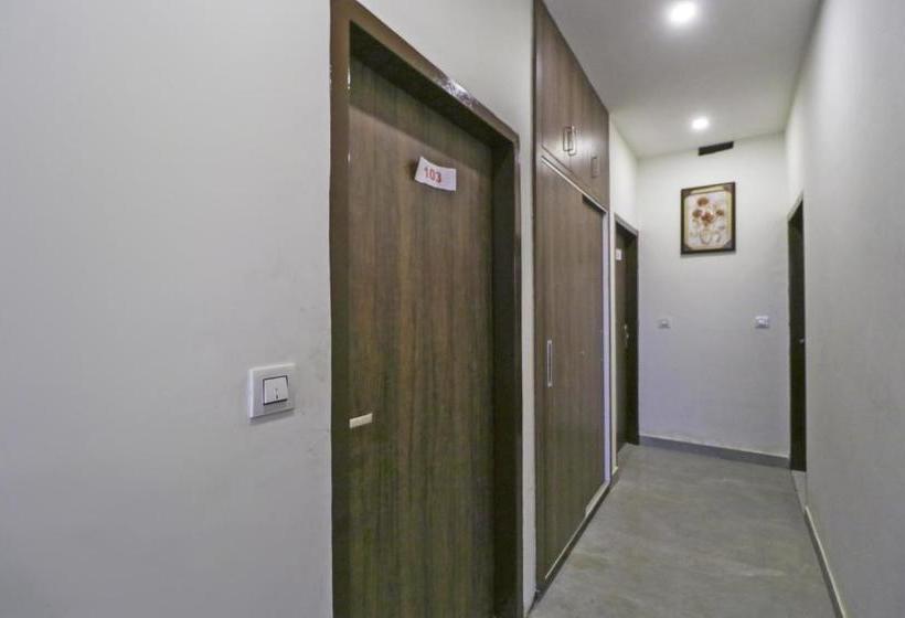 Spot On Hotel White Rose