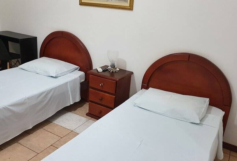 Отель Sta Mônica Marília