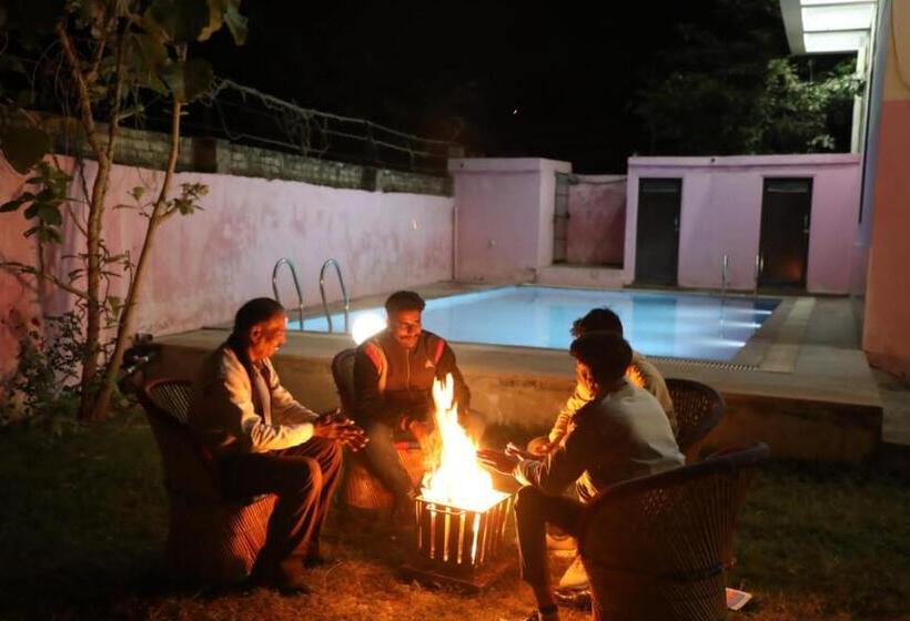 בית מלון כפרי The Forest View Resort