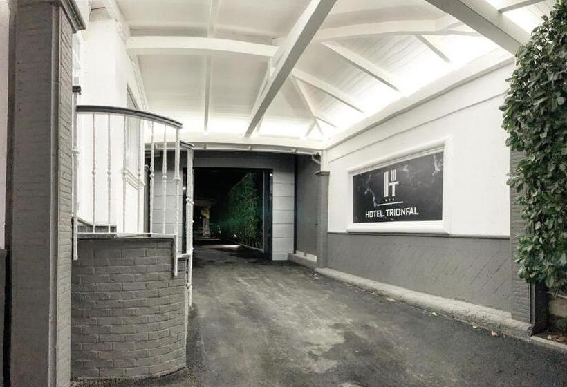 Отель Trionfal