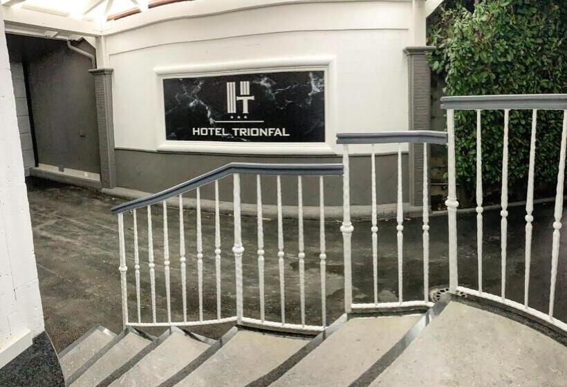 Отель Trionfal