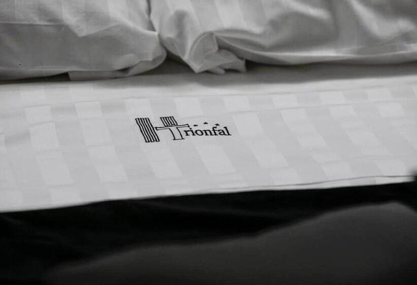 Отель Trionfal
