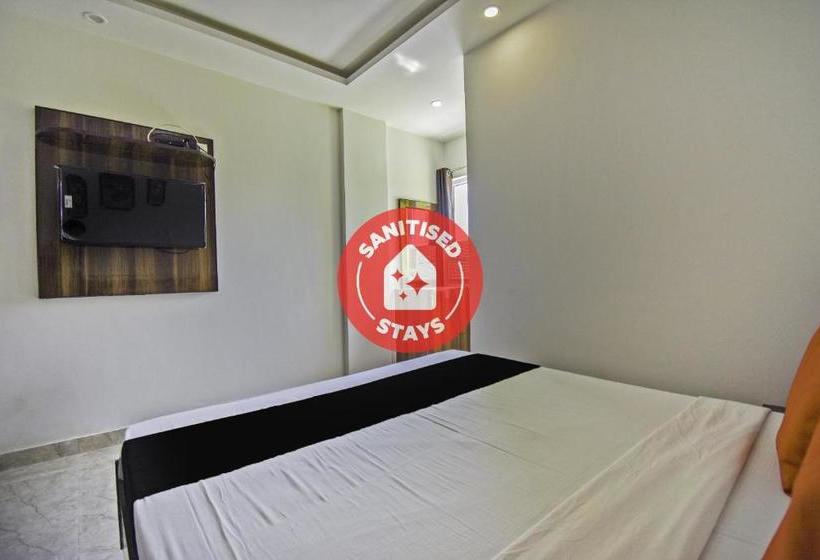 ホテル Vaccinated Staff  Capital O75964 The Royel Center