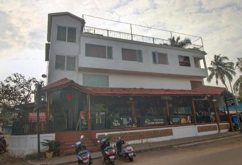 Itsy Hotels Tao Residency, 2 Minutes Walk From Baga Beach