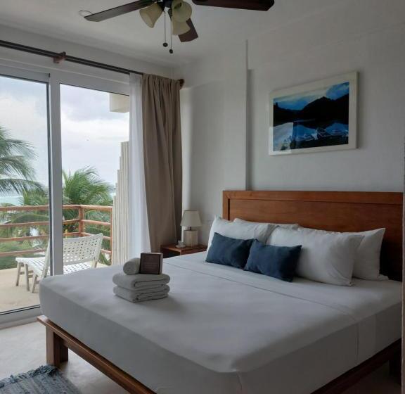 Noah Beach Hotel & Suites