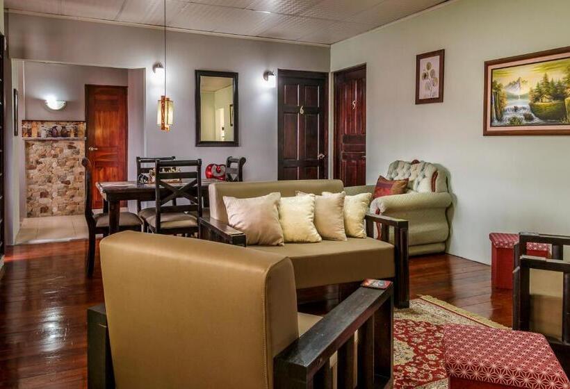 پانسیون Delcafetalcr