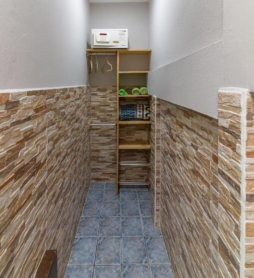 پانسیون Delcafetalcr