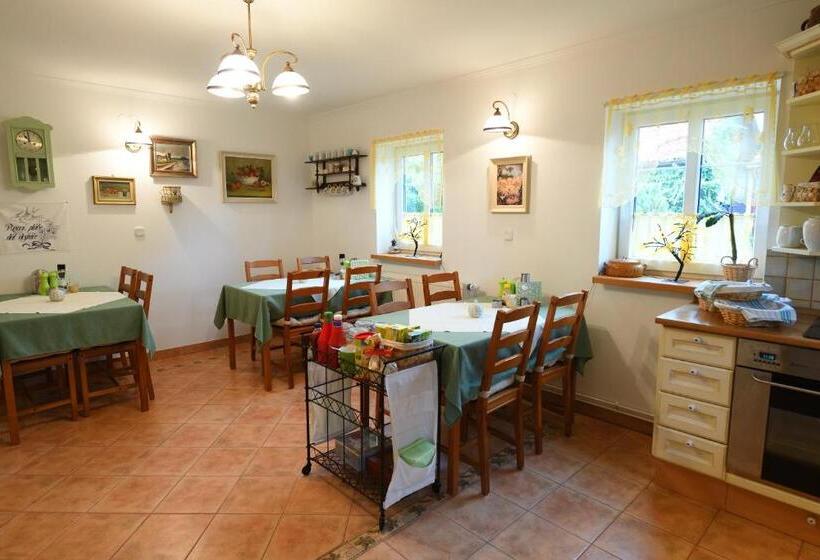 펜션 Penzion V Chaloupce