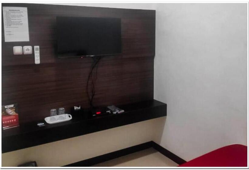 膳宿费 Reddoorz Near Moro Mall Purwokerto 2