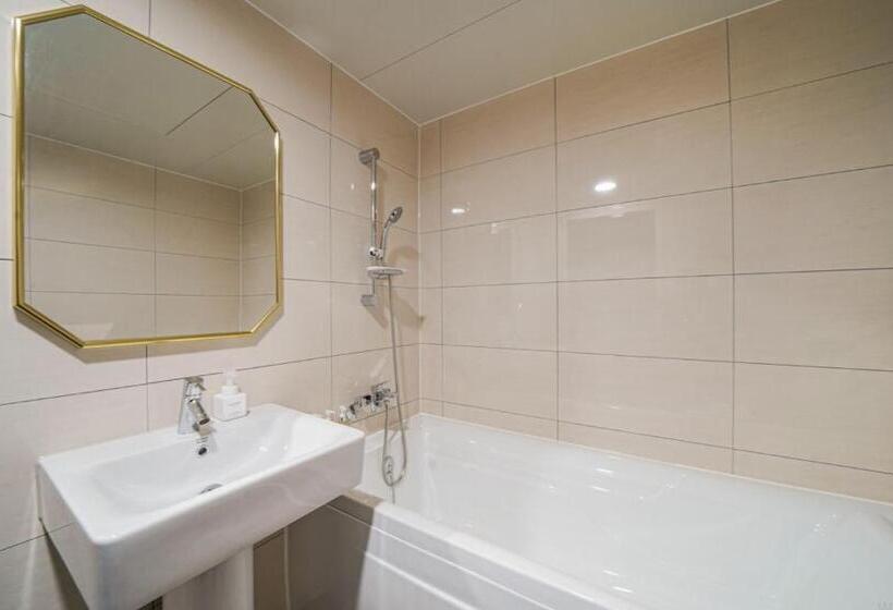 The Stone Bridge Hotel Dongnae